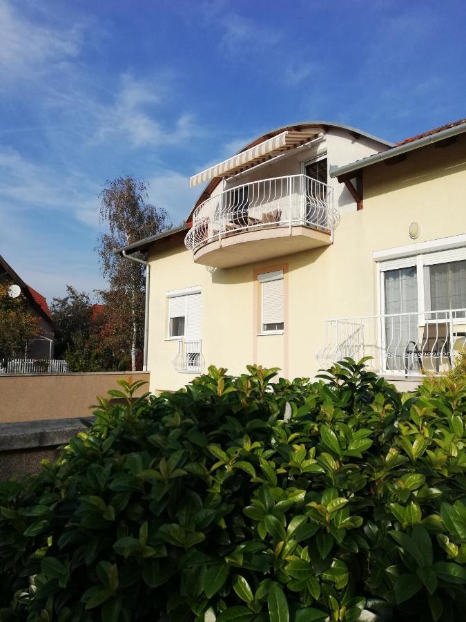 Vár-lak Apartman Apartamento Hévíz Exterior foto
