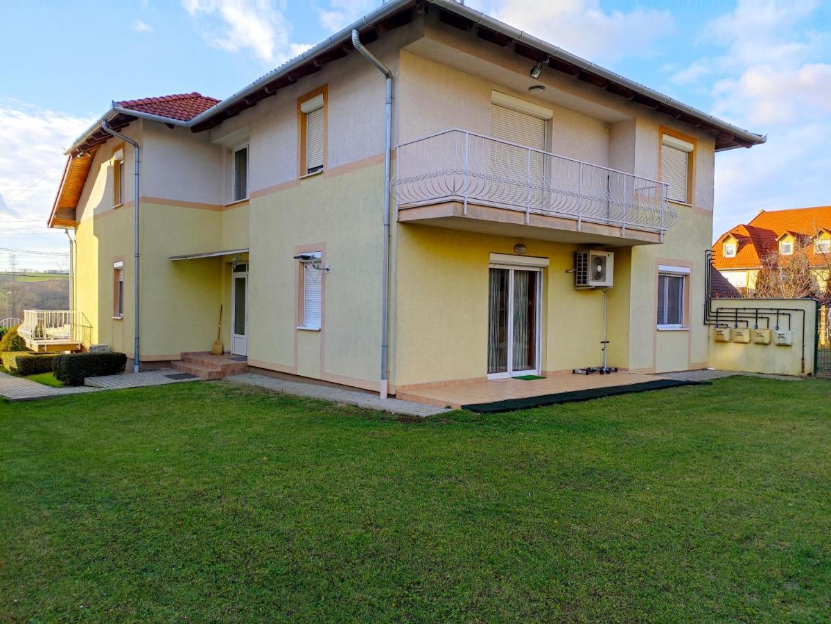 Vár-lak Apartman Apartamento Hévíz Exterior foto