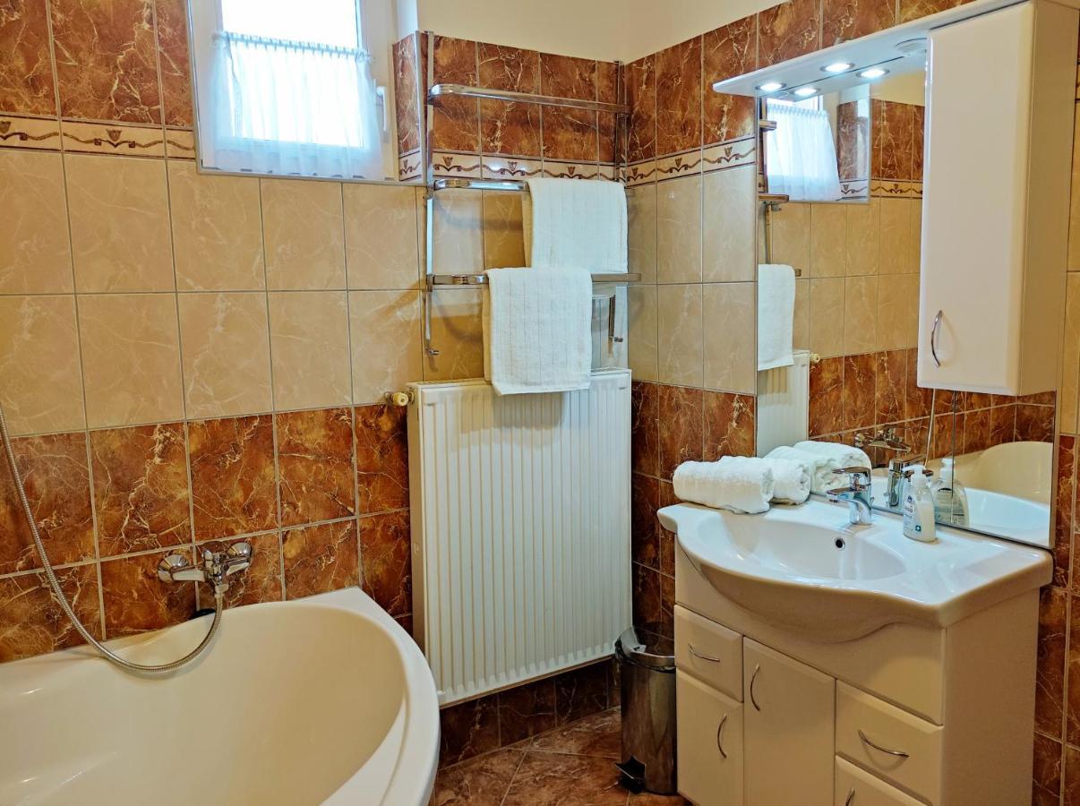 Vár-lak Apartman Apartamento Hévíz Exterior foto