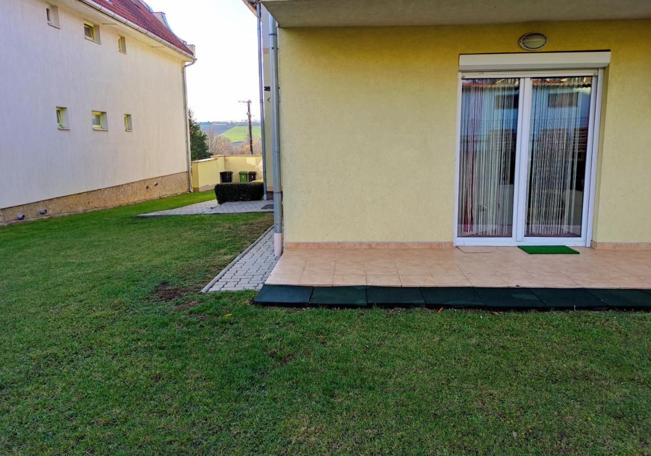 Vár-lak Apartman Apartamento Hévíz Exterior foto